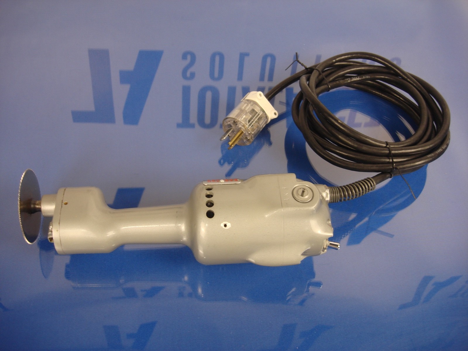 Stryker 840 Cast Cutter Oscillating Saw with 2" and 2.5" Blades Long Cord