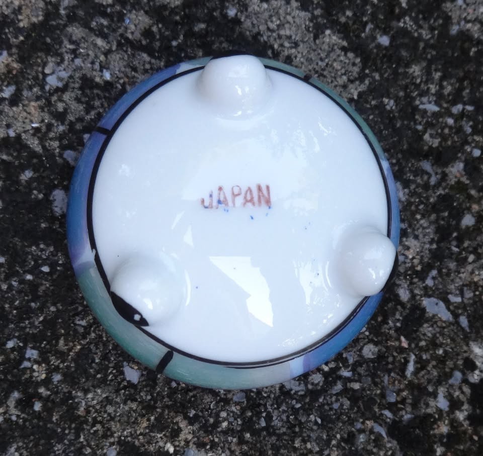 Pearly Pastel Porcelain Open Salt Dip, Cellar, Dish w/Little Feet!