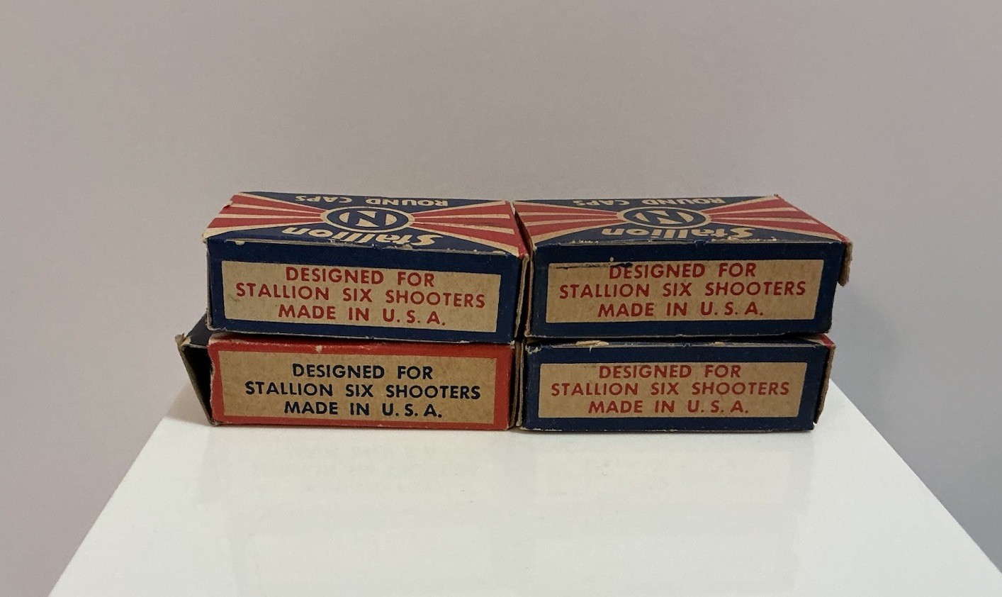 VINTAGE HUBLEY COLT 45 CAP GUN W/ 6 ORIGINAL BULLETS & 4 BOXES OF STALLION CAPS