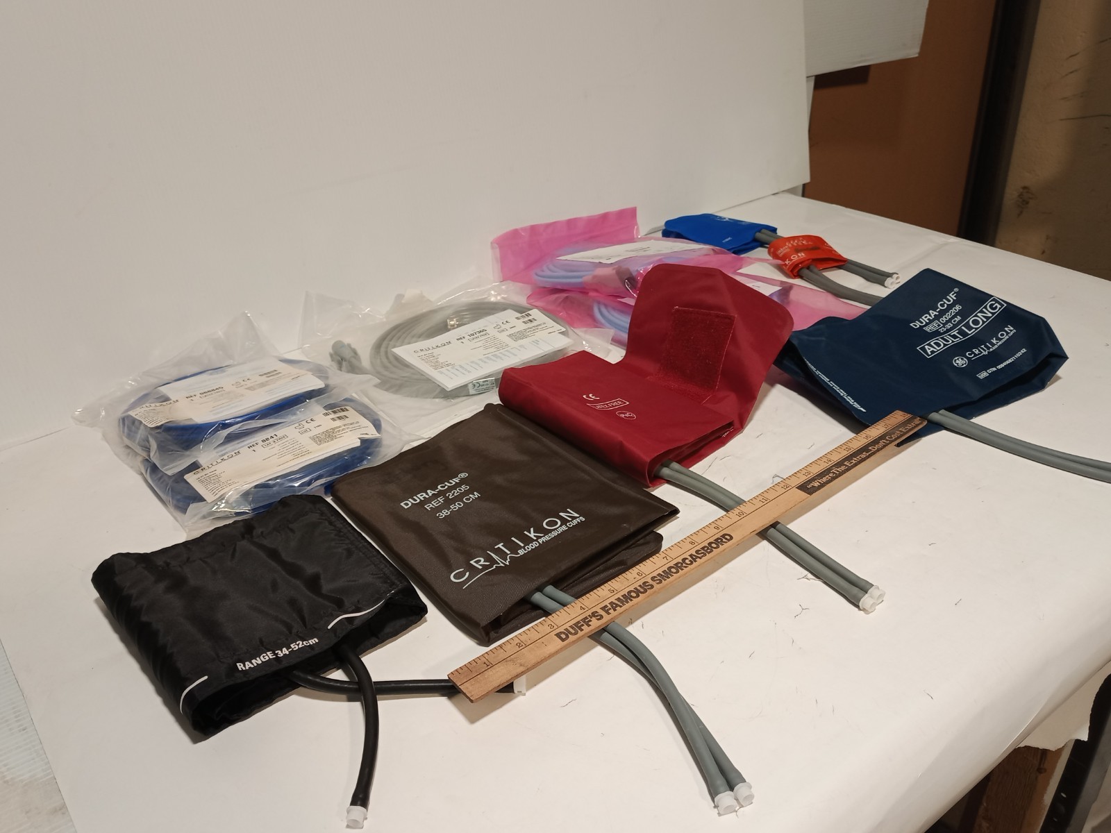 Lot of 40+ BP cuffs & hoses GE Critikon/Welch Allyn 2205 107365 088845 NIBP 12ft