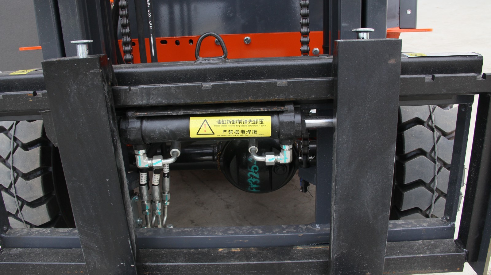 2.5Ton 5500lbs Electric Forklift W/60V 70Ah Charger Lead-acid battery Solid Tire