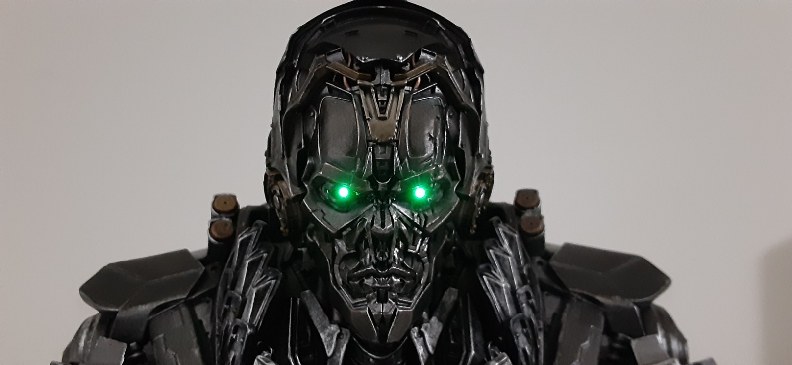 Preowned Prime 1 Studios Lockdown Bust Transformers Age Of Extinction