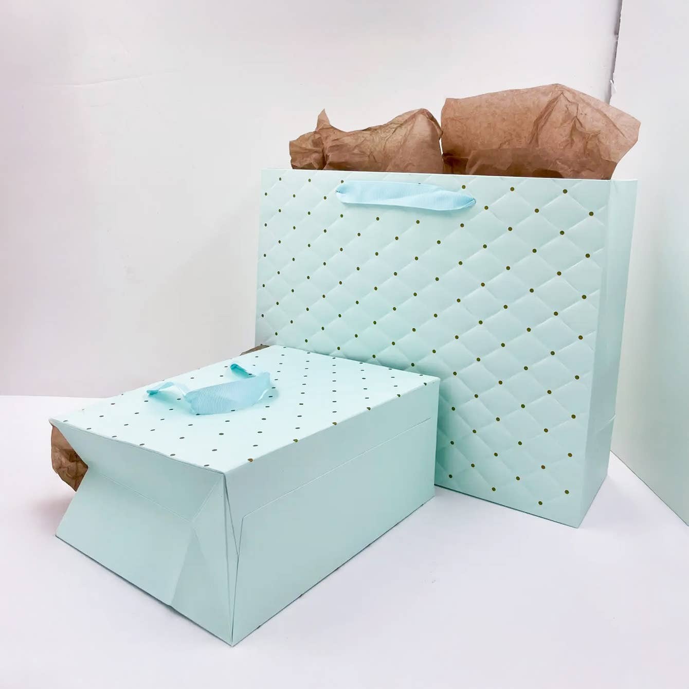 tiffany blue dot wavy surface gift bag w/ tissue: Small