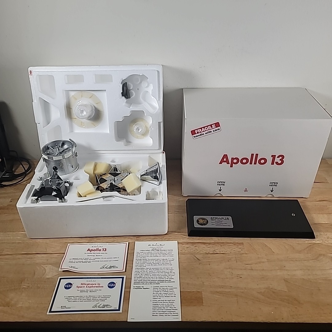 Danbury Mint APOLLO 13 Lunar Landing Model In Original Box with Paperwork 1:50