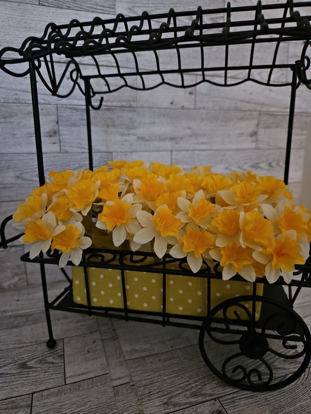 Byers Choice Caroler Signed Lady 15" Tall Daffodils Metal Cart Spring Easter