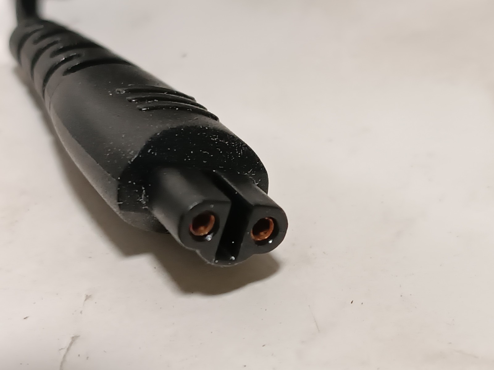 3M Healthcare 9681 rechargeable surgical handheld clipper with charging stand