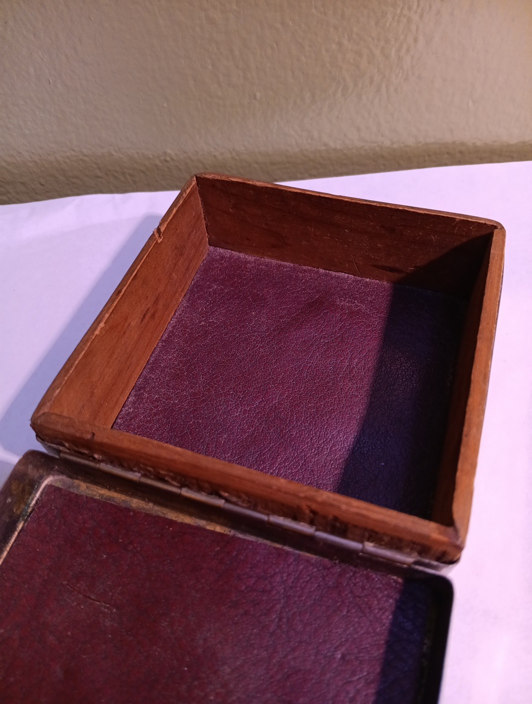 Vintage 3.5 x 3.5 x 1.5 Inch Metal Box/case - Leather/Wood - Cigar/Cigarette