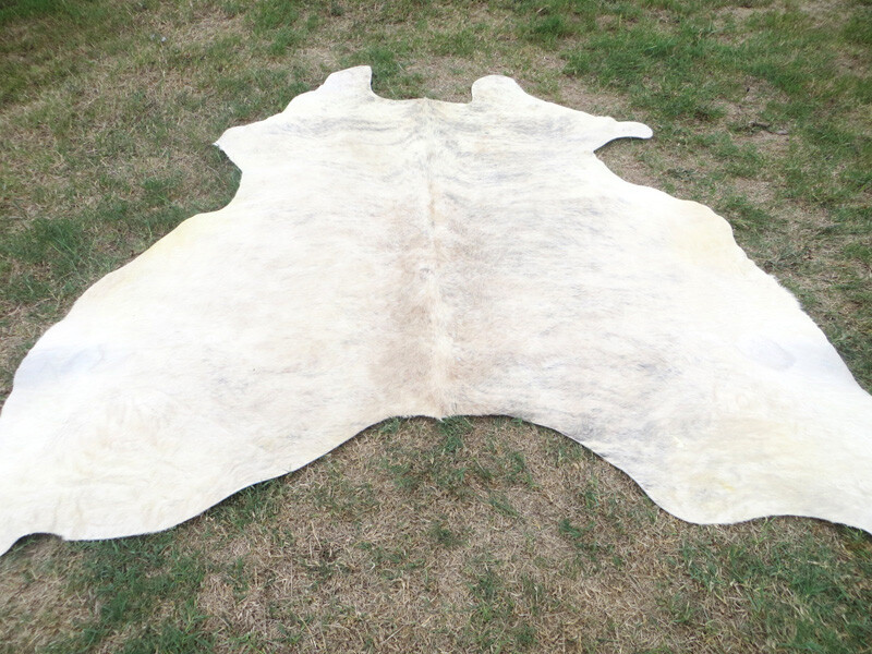 MAKE OFFER !! LARGE WHITE Cowhide Rug natural HAIR ON Cow Hide Skin light gray