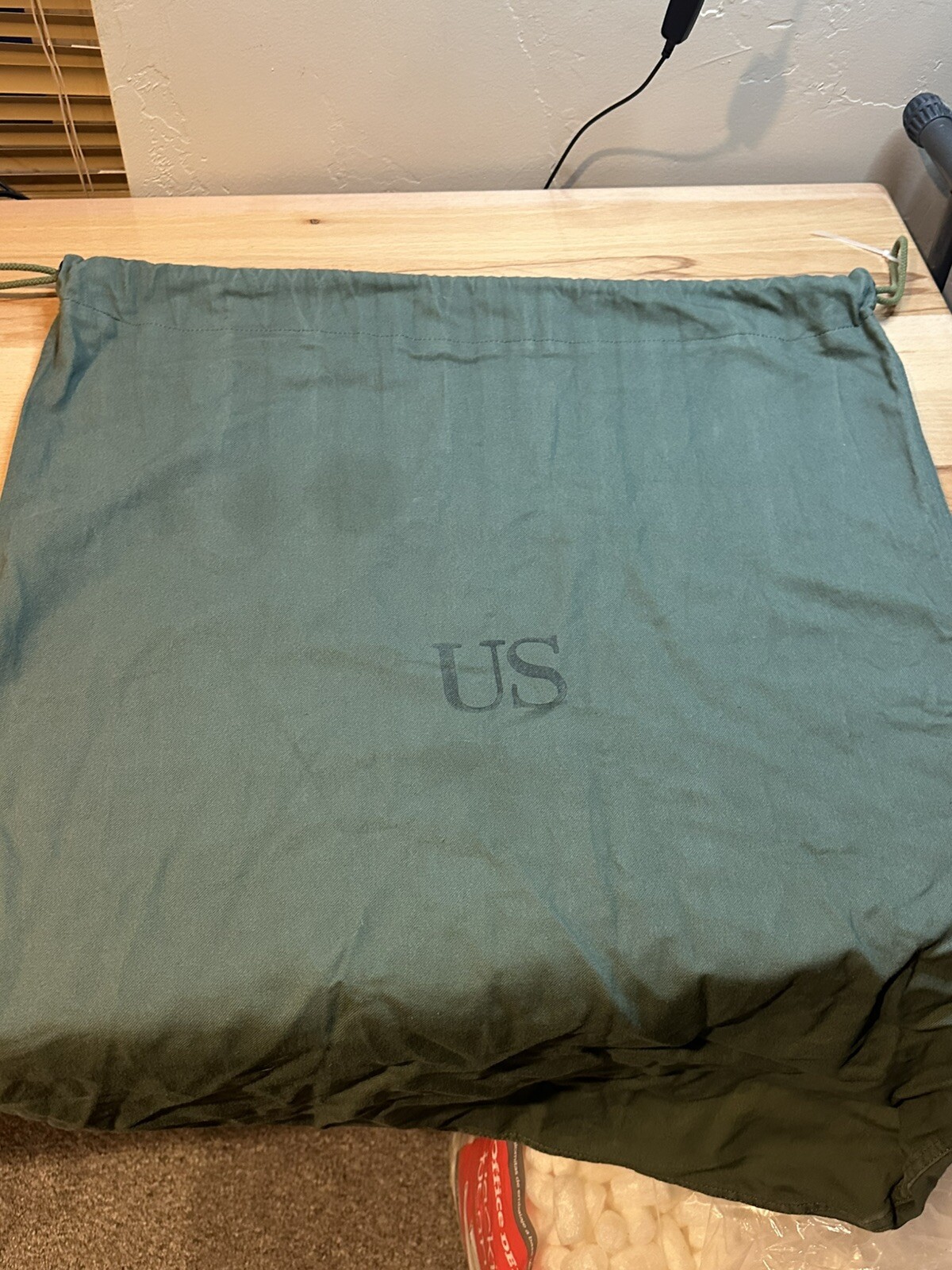 GOOD - US Military Barracks Cotton Laundry Bag Green NSN 8465-00-530-3692