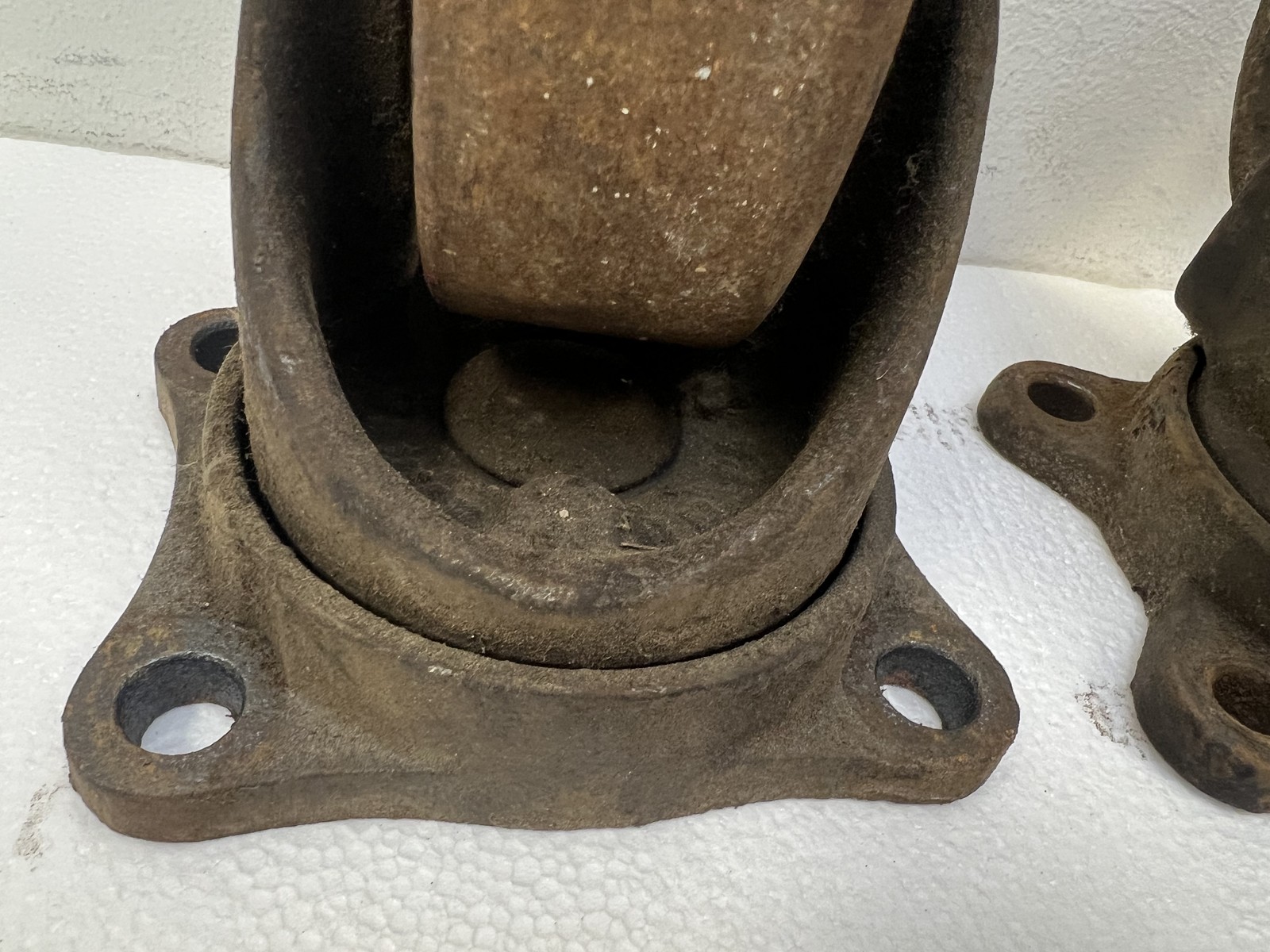 4 Antique Industrial Cast Iron Swivel Casters Wheels Steampunk Furniture Salvage