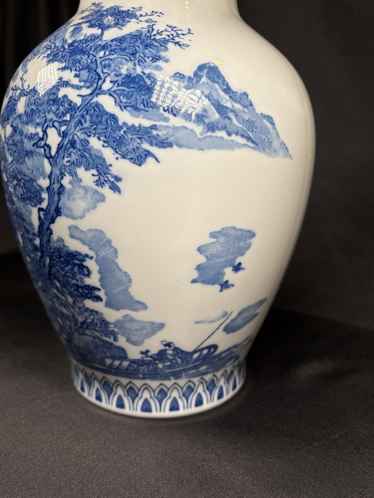 VTG Oriental Blue & White Chinoiserie Vase 9.5" Asian Mountain Pines Scene