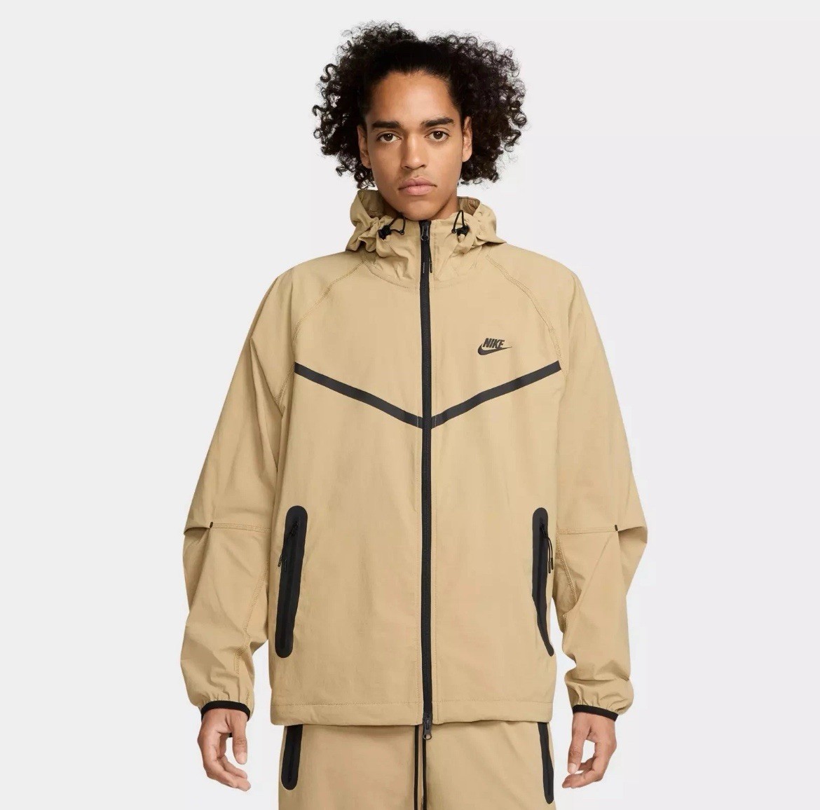 Nike Tech Woven Windrunner Lightweight Jacket Parachute Beige HM7151-297 Size L