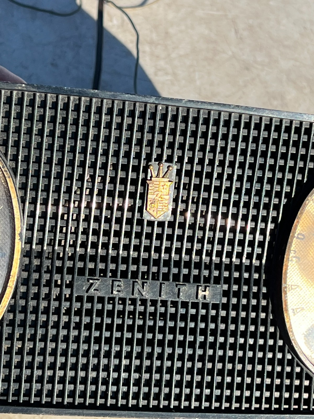 VINTAGE ZENITH STARTLIGHTER RADIO MODEL B515-Y NICE WORKING CONDITION