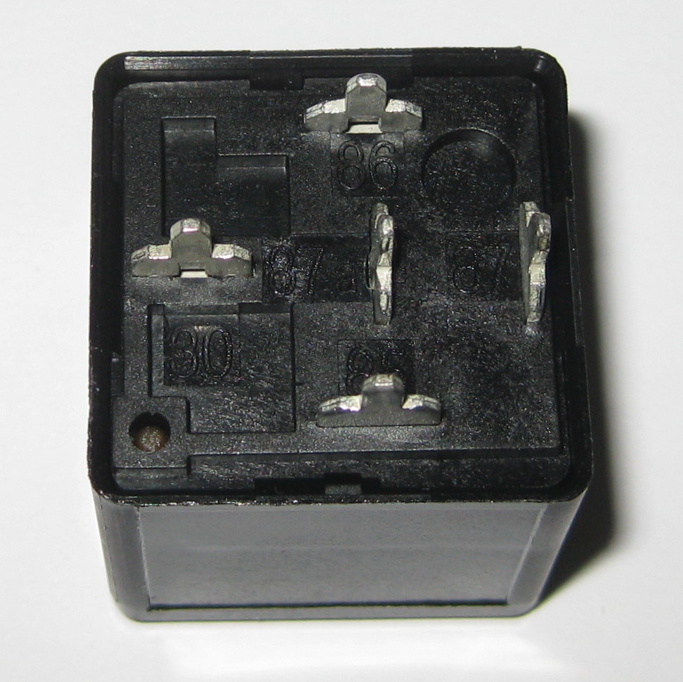 Tyco VF4 Automotive Relay - 40A N.O. / 30A N.C. - 14 VDC SPST Contacts - 12 V DC