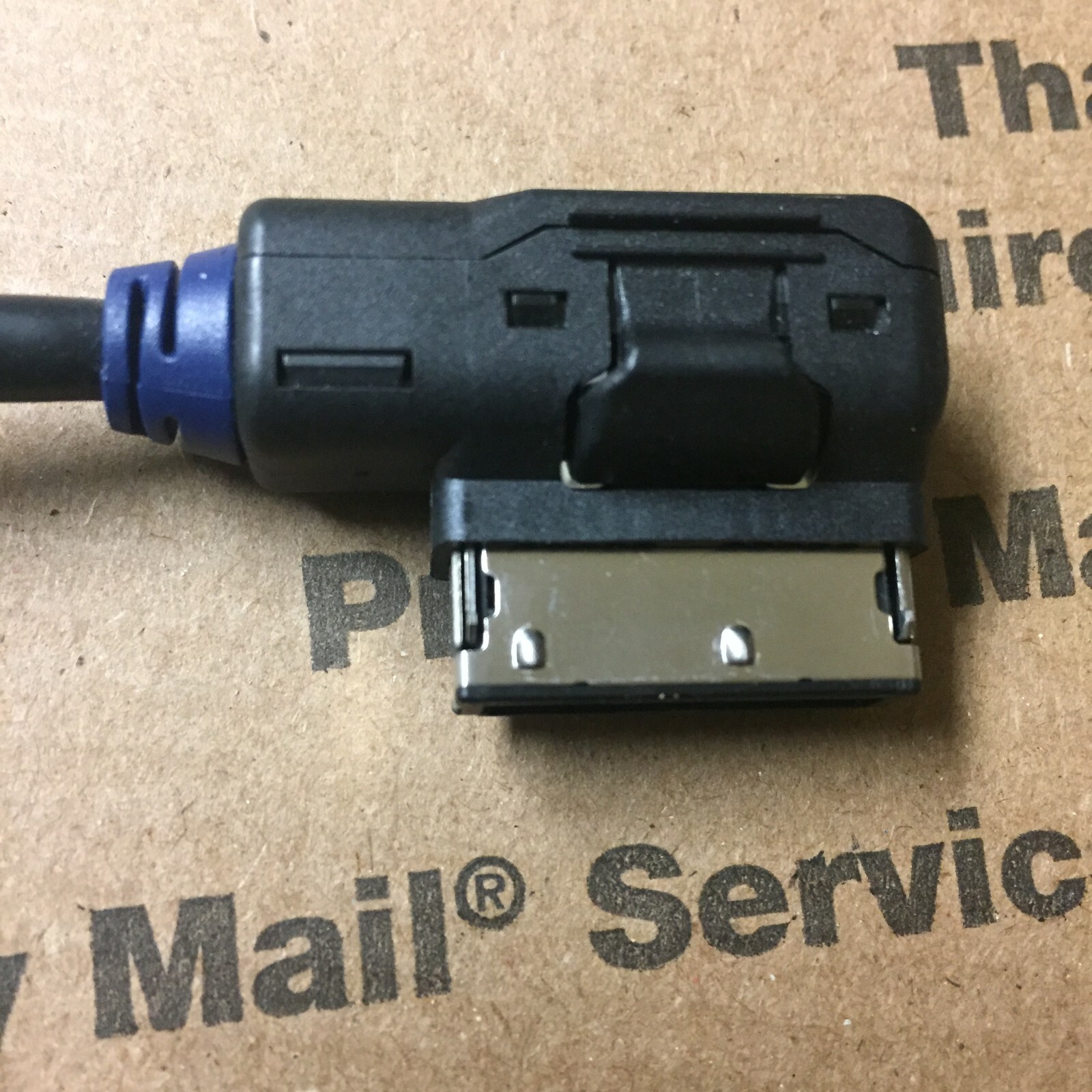 Genuine Audi/VW AMI iPod® /iPhone® Cable MDI 30-PIN Adapter Charger 4F0051510K