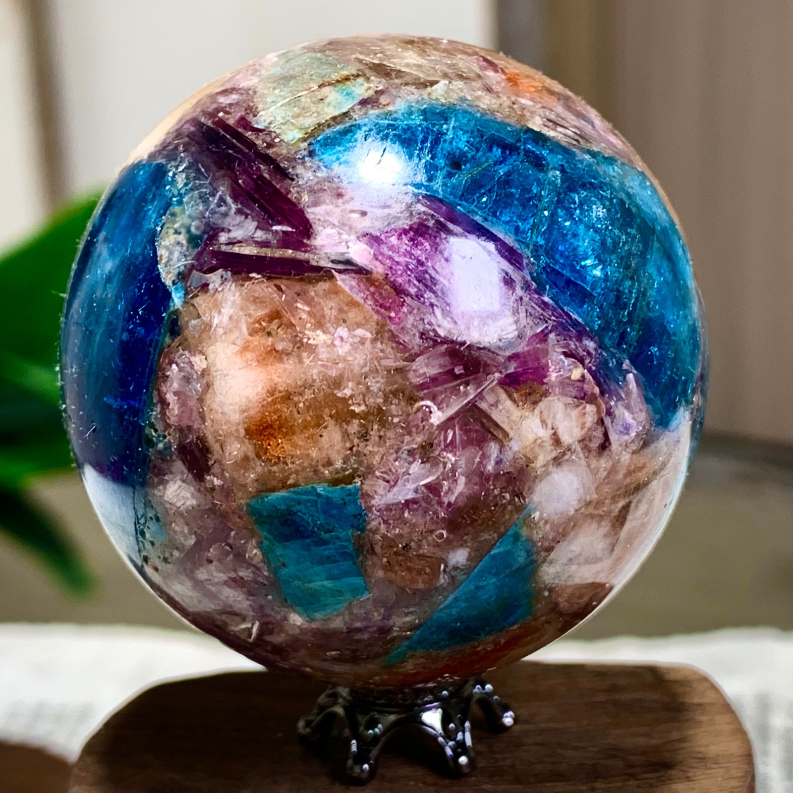 180G Natural Blue Aptite +Sun Stone purple lepidolite Sphere mineral sample