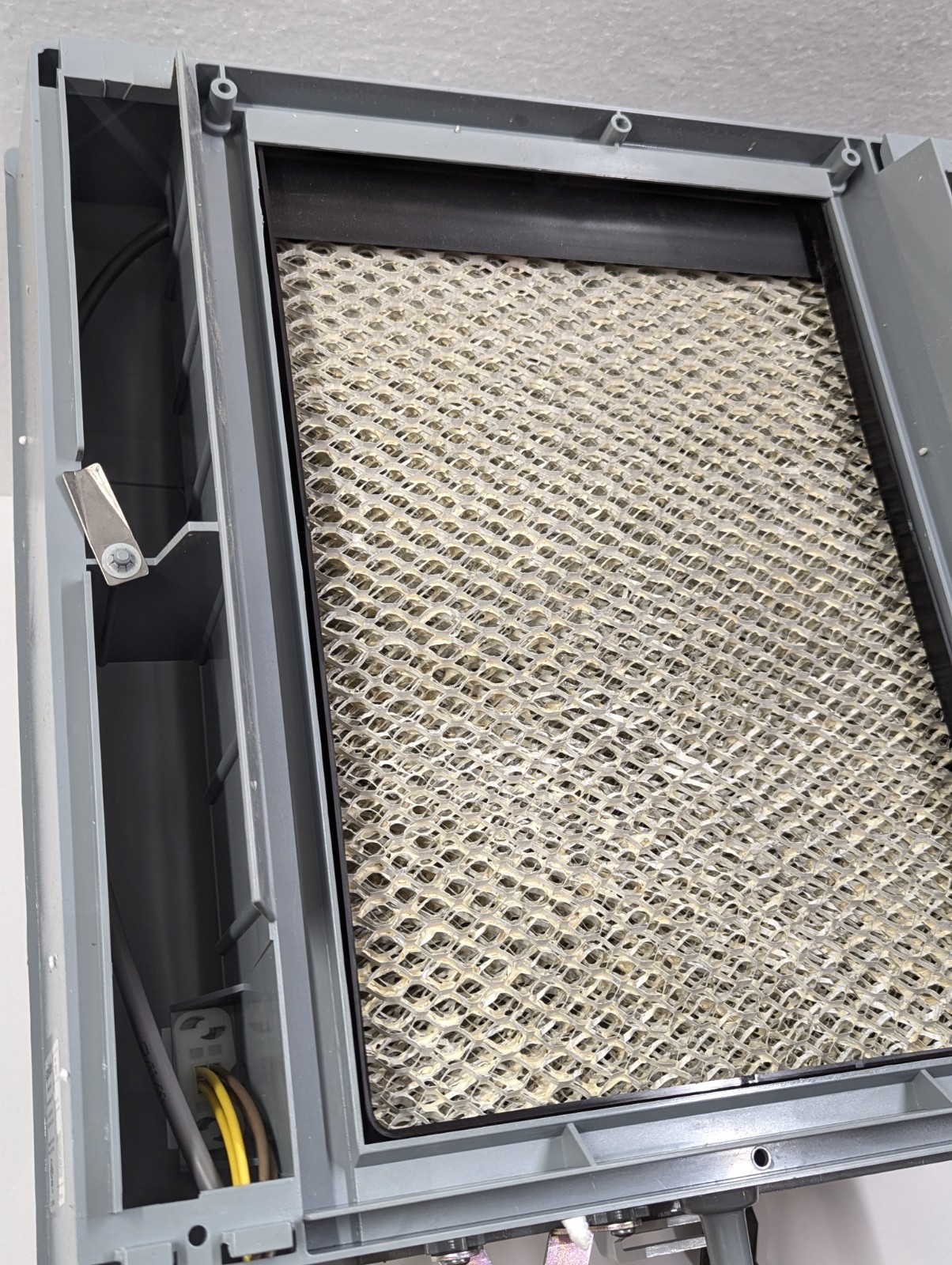 AprilAire 700M Whole-House Humidifier Manual Fan Powered Untested Unsure If Work