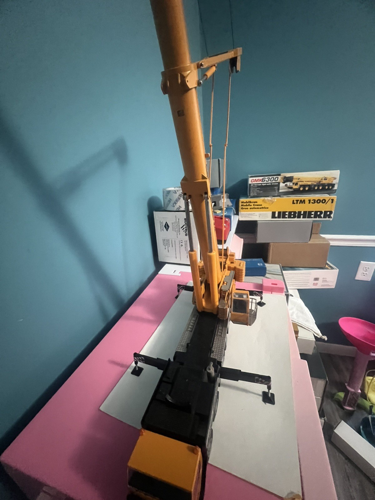 Conrad Liebherr LTM 1300 Truck-Mounted Crane 1/50 scale in Original Box