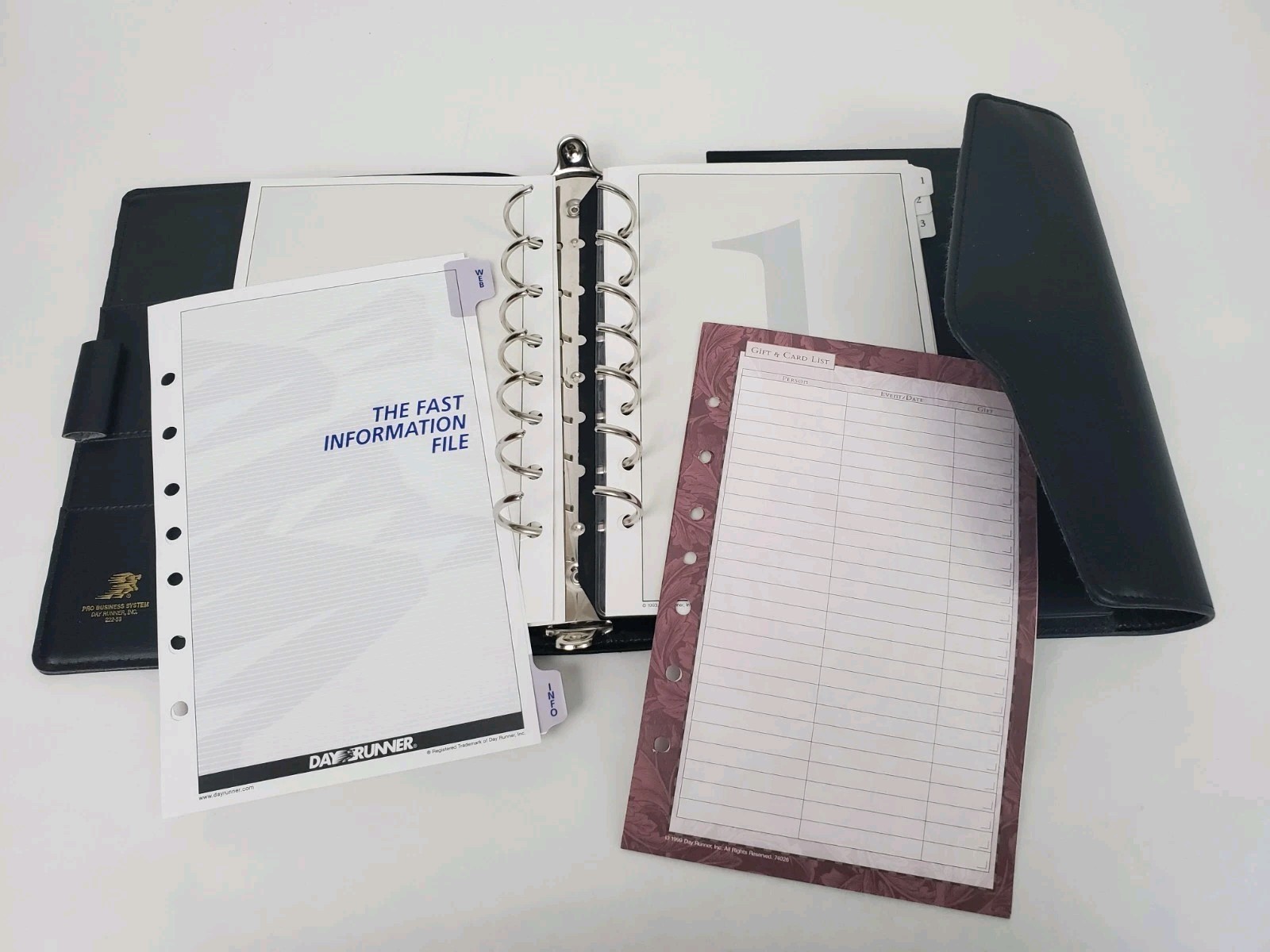 Day Runner Pro Business System 222-59 Organizer 7 Ring Binder maroon 8.5” by 9”