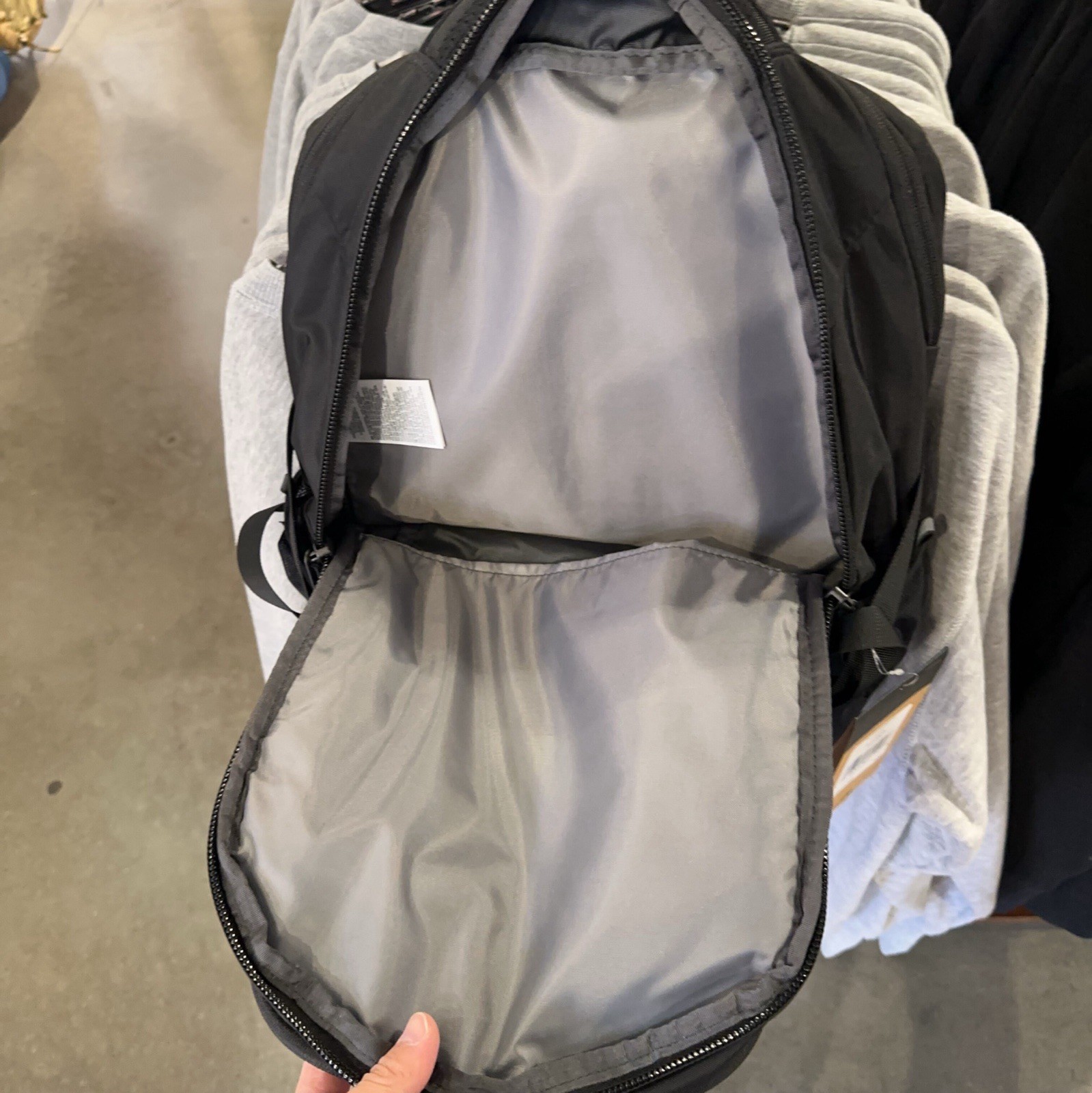 The North Face Recon Unisex Hiking And School Laptop Backpack Black 30 Liter