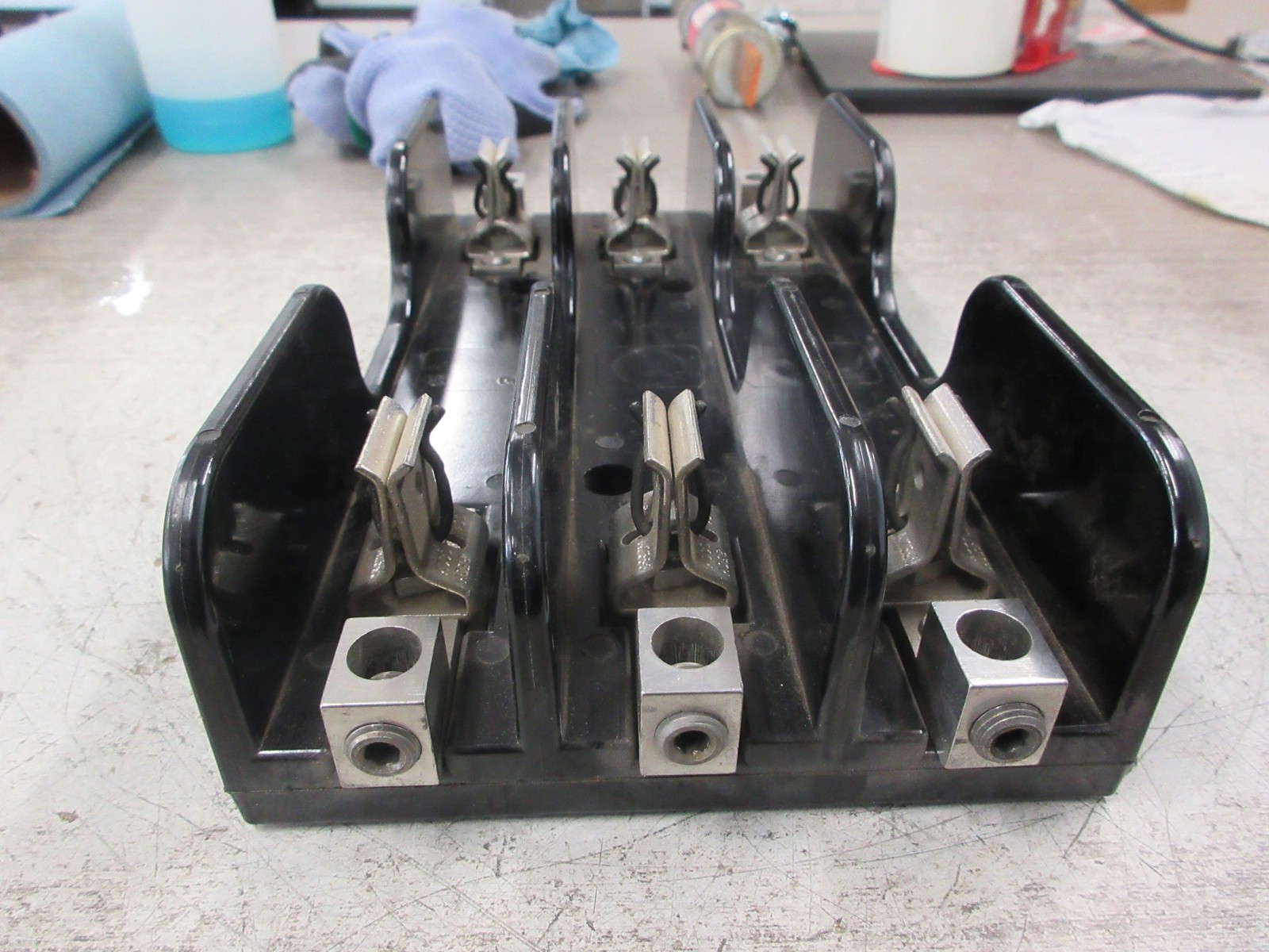 Gould Shawmut Fuse Block 61038RKJ 100A 600V 3P Used