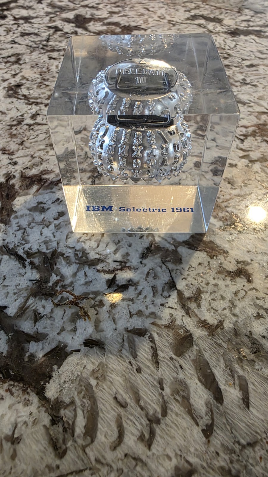 1961 IBM SELECTRIC TYPEFACE ADVERTISING LUCITE CUBE PAPERWEIGHT TYPEWRITER Rare
