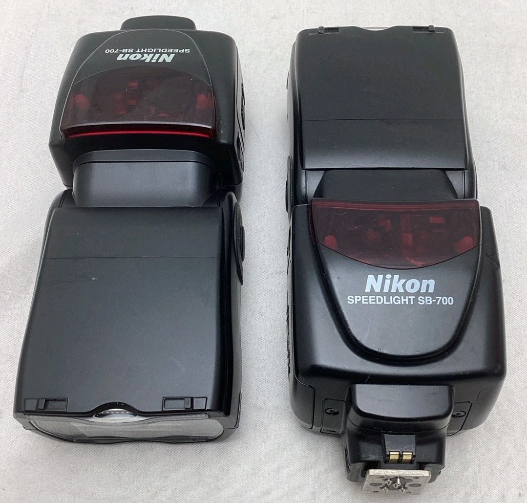 (1) Nikon Speedlight SB-700 Shoe Mount Flash