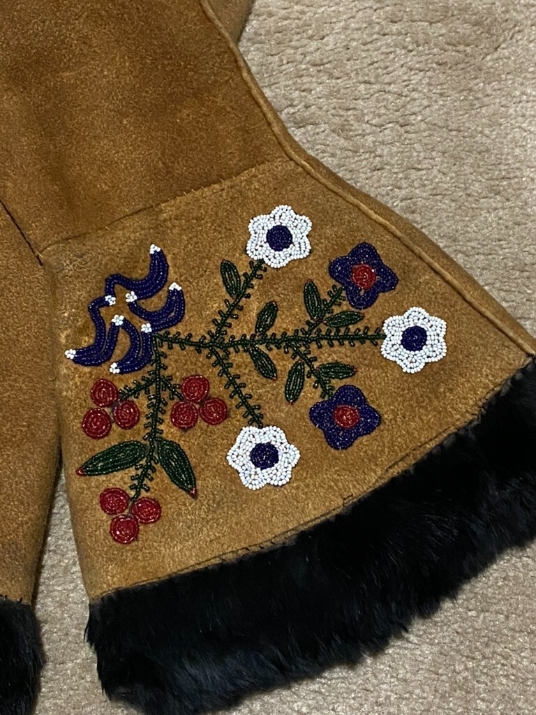 Native American Beaded Floral Leather Buckskin Mittens Fur Trim