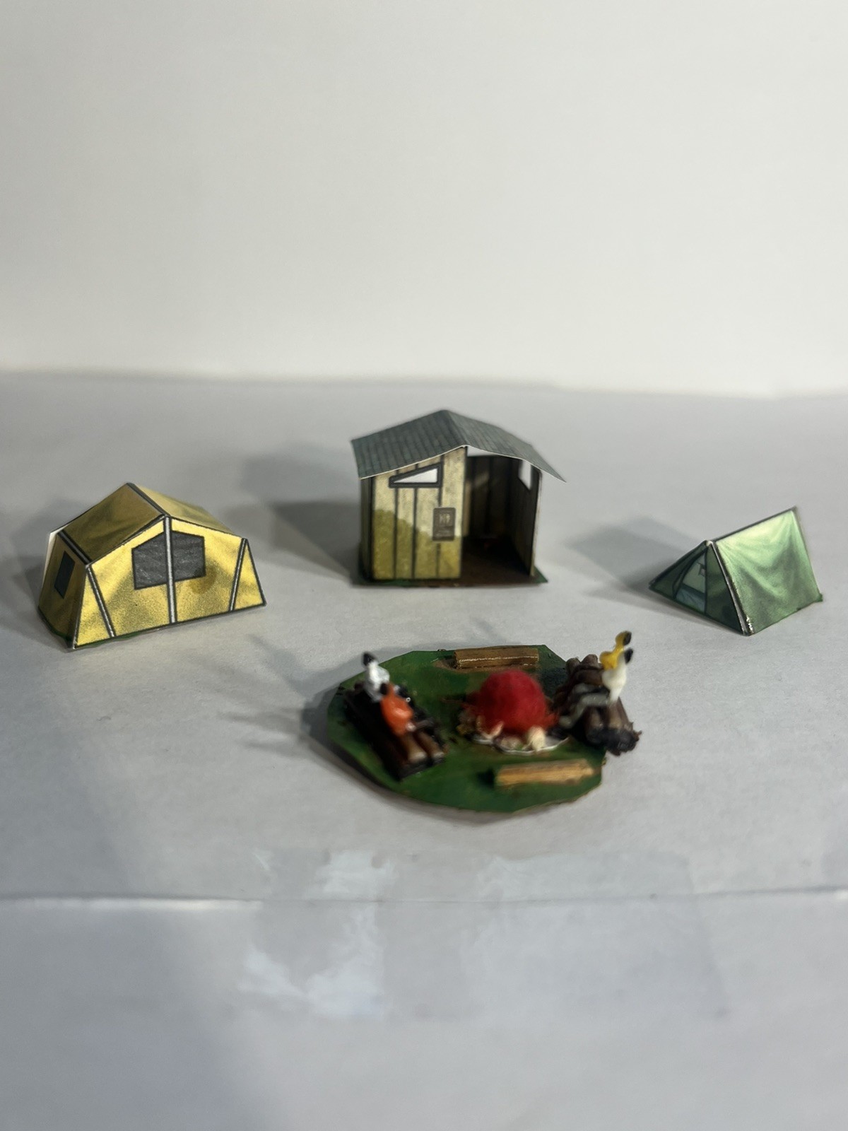 N Scale Figures Preiser & Merten.Fisherman, Dock Workers, and Men Sitting