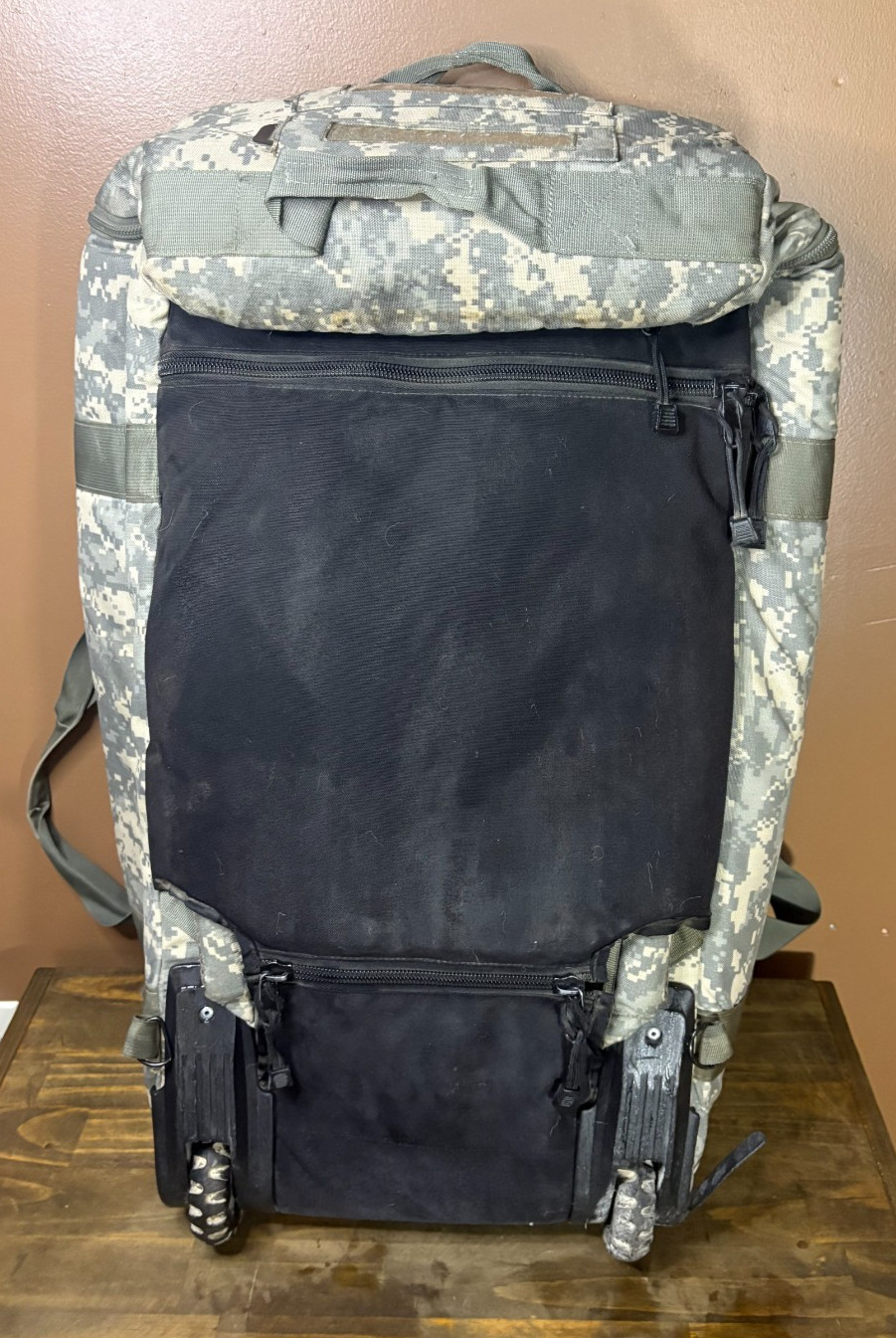 THIN AIR GEAR -DEFENDER Rolling Deployment Bag- VGC