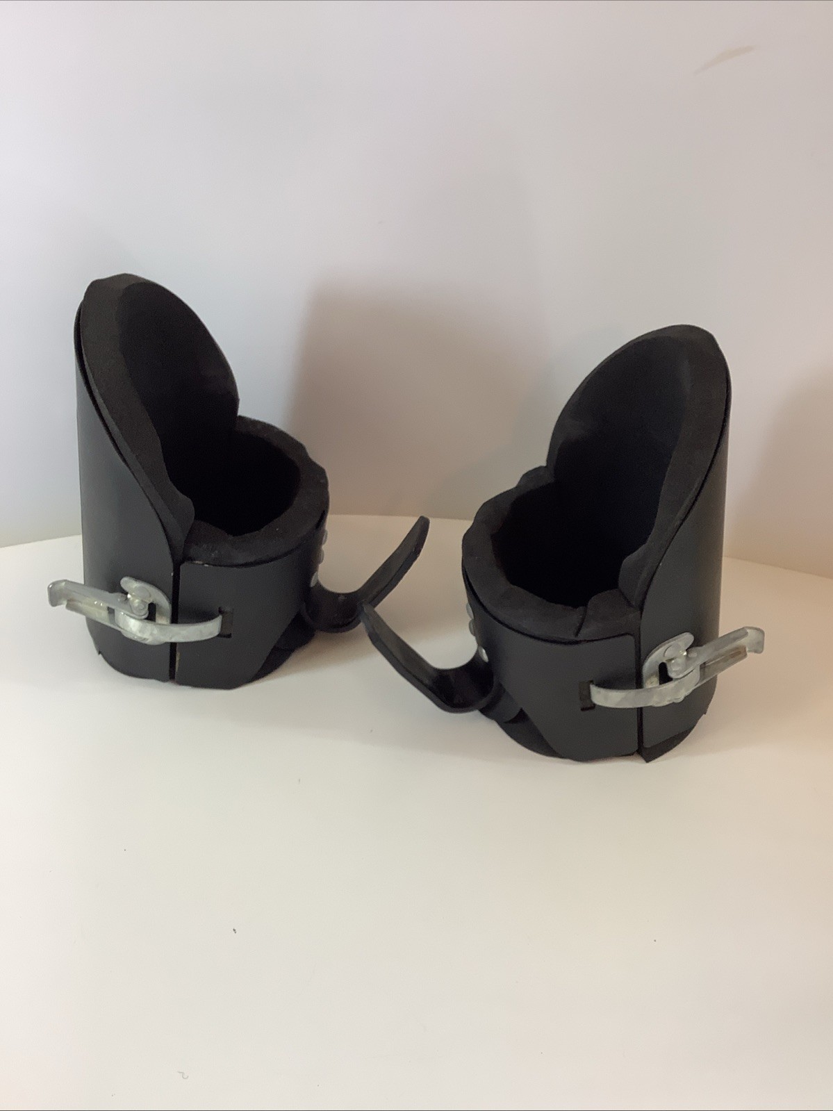 Vintage 1980’s Gravity Guiding System Metal Inversion Boots Ankle Holders w/ Box