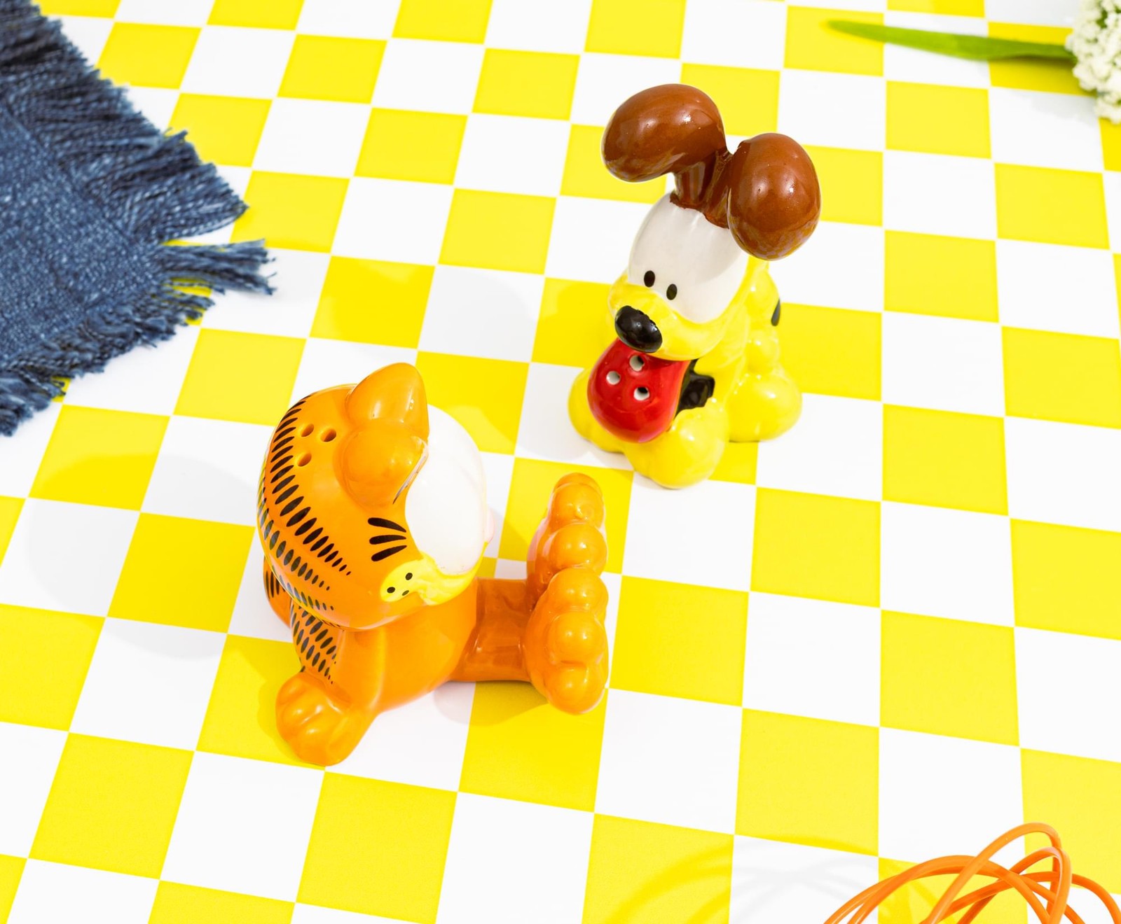 Garfield and Odie Ceramic Salt and Pepper Shaker Set