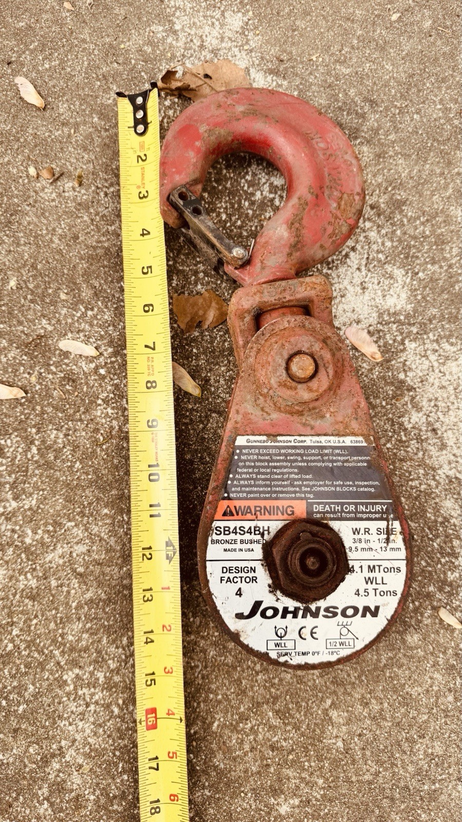 JOHNSON SNATCH BLOCK-4T-4" w/Swivel Hook 3/8"-1/2" SB4S4BH