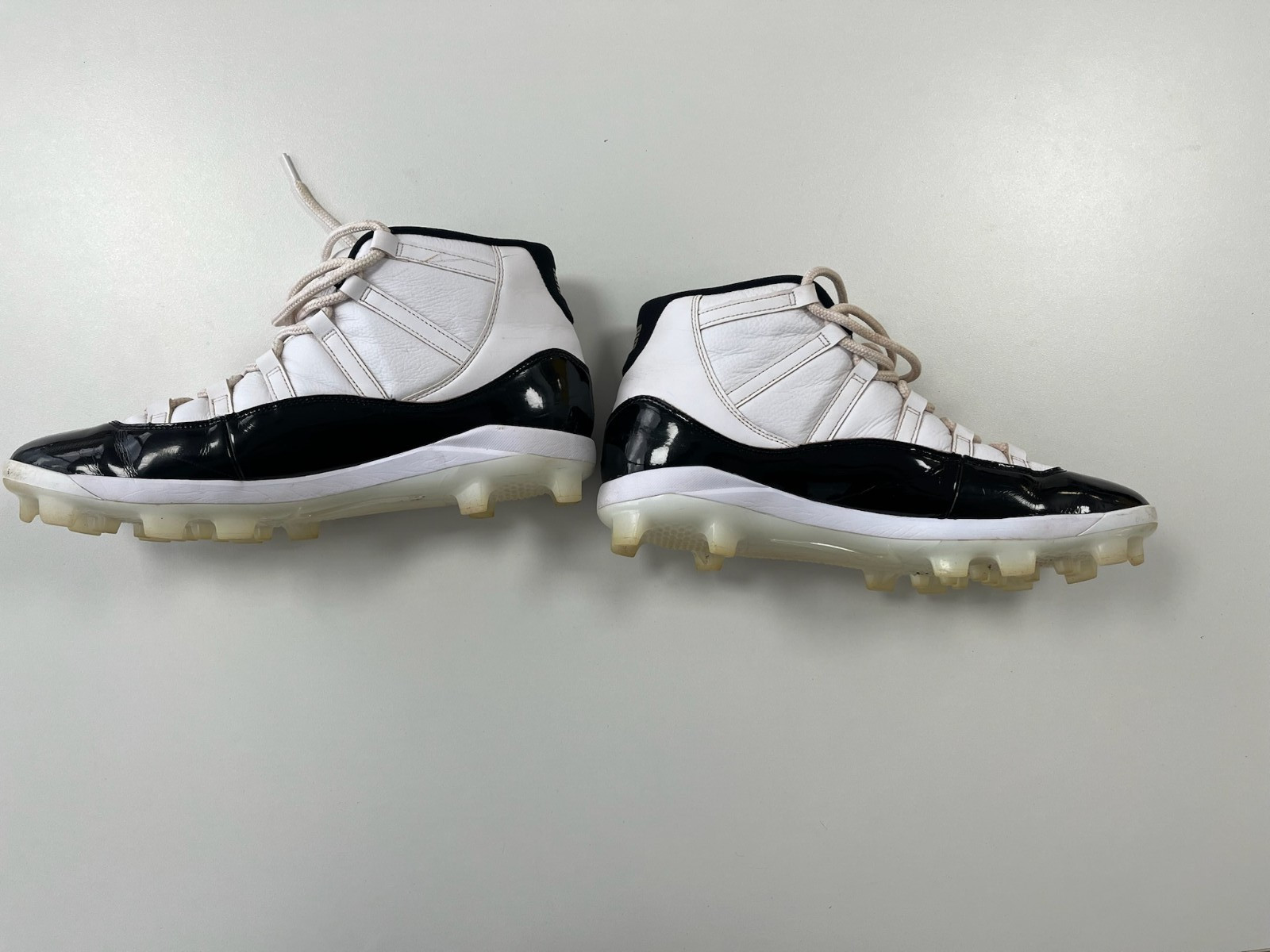 Jorge Soler Signed Autographed Inscribed Game Used Cleats Pair JSA COA CG52552