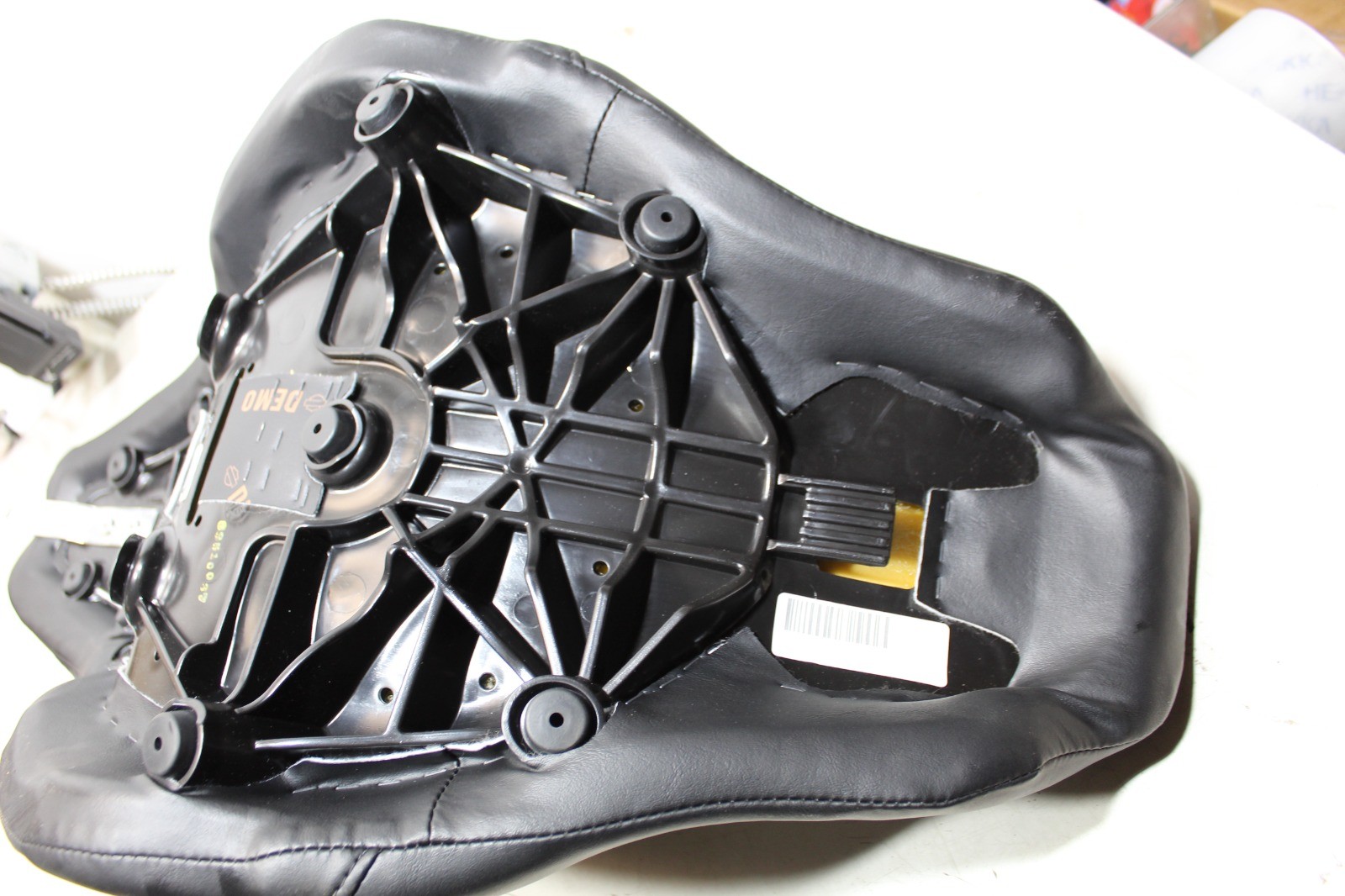 18-26 Harley Softail Two Up Low Rider Reach Seat OEM DEMO