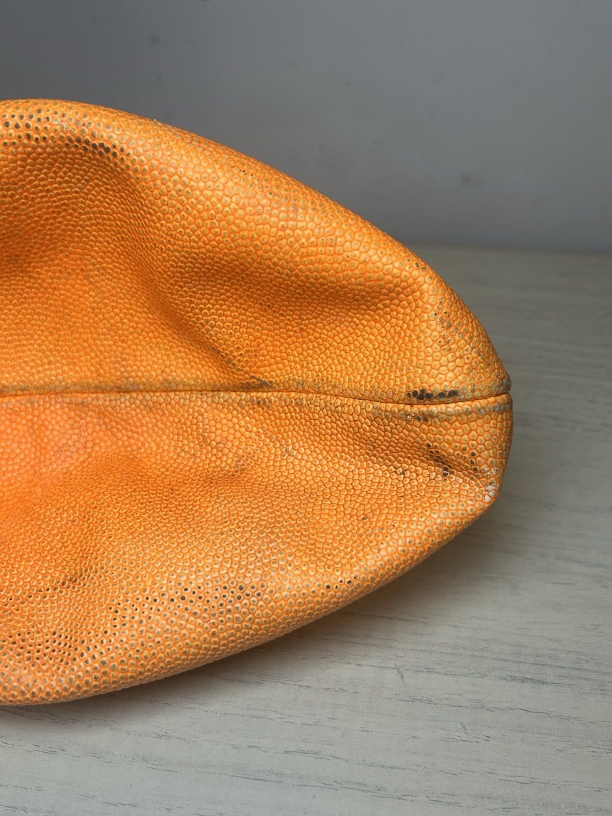 OJ SIMPSON F0425 Orange WILSON FOOTBALL "The JUICE" Vintage 1970s 1980s