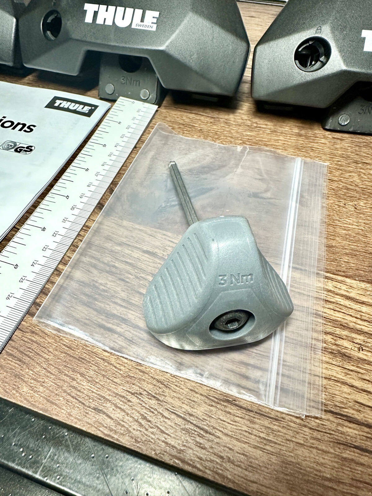 Thule Edge Clamp Foot Pack 720501 (New/Repackaged) + Free Thule Metal Lock Set!