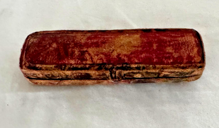 Antique Mother Of Pearl Cigarette Holder 14K Gold Tip w/ Case