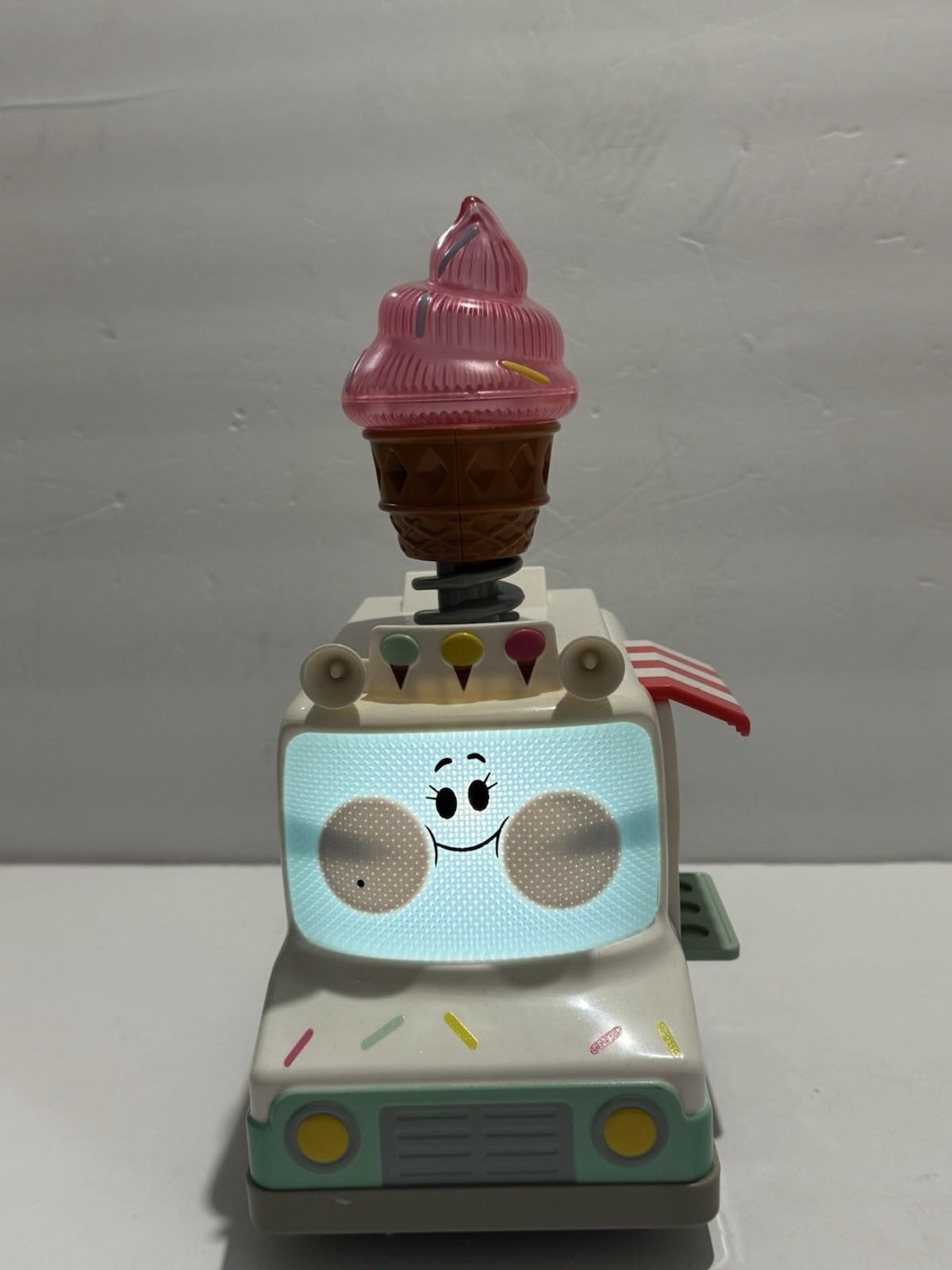 Go! Go! Cory Carson Two Scoops Eileen Ice Cream Truck Netflix - WORKS