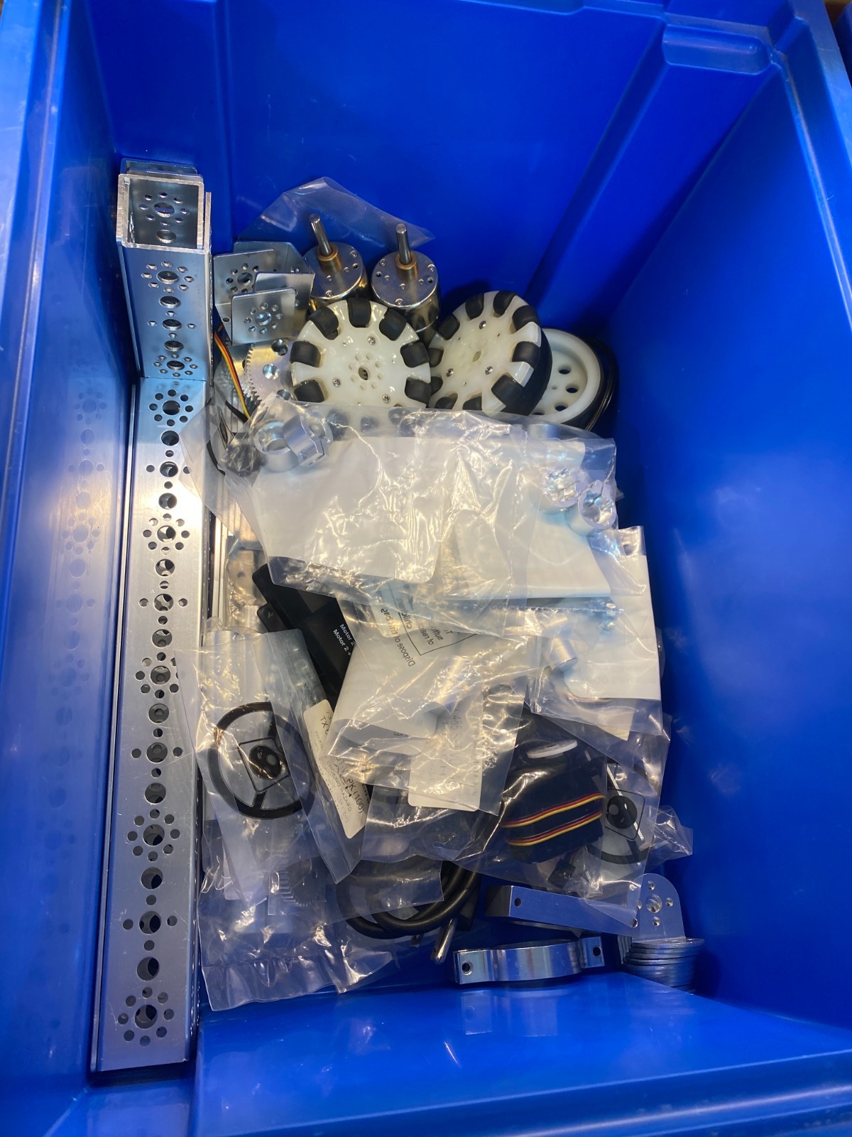 Pitsco TETRIX Robotics | Robot STEM Education Base Set 570 Pieces 739145 LEGO •