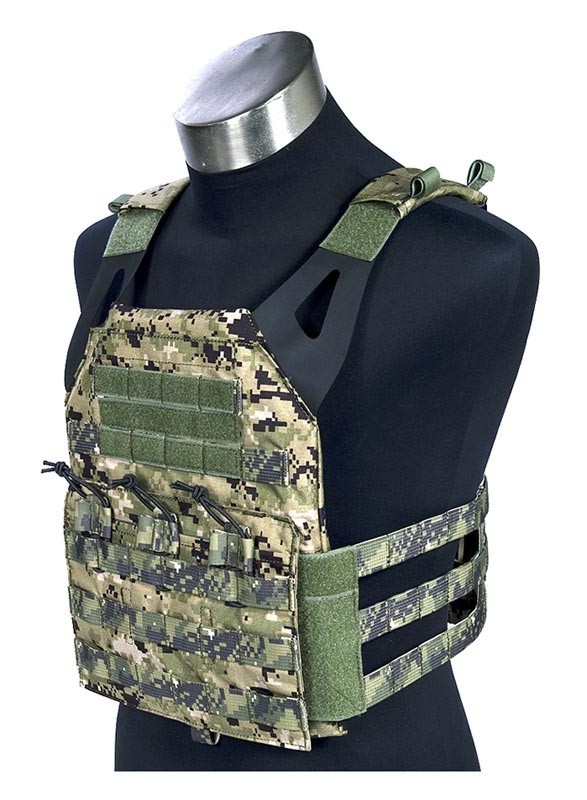 FLYYE MOLLE Swift Plate Carrier JPC Vest AOR1 Navy Seal Desert Camo NWU AOR2