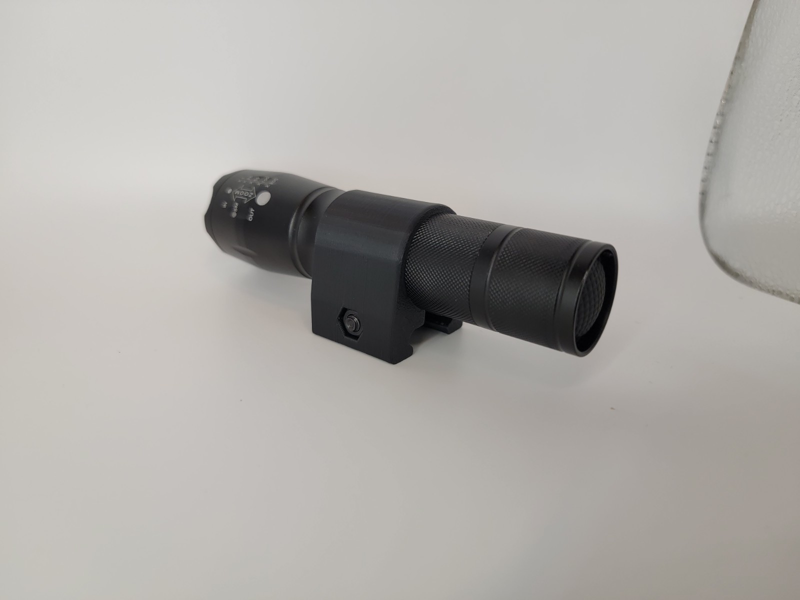 Tactical Flashlight For Shotgun - Rifle - Picatinny Mount - 2000 LUMEN