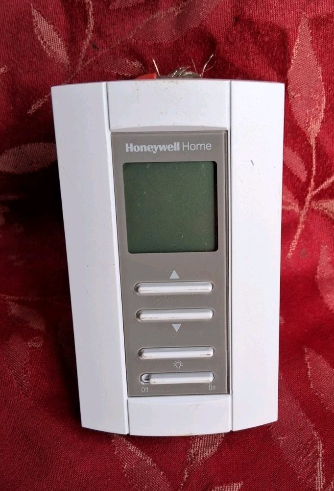 Honeywell TL7235A1003 LineVoltPro Digital Electric Heat thermostat