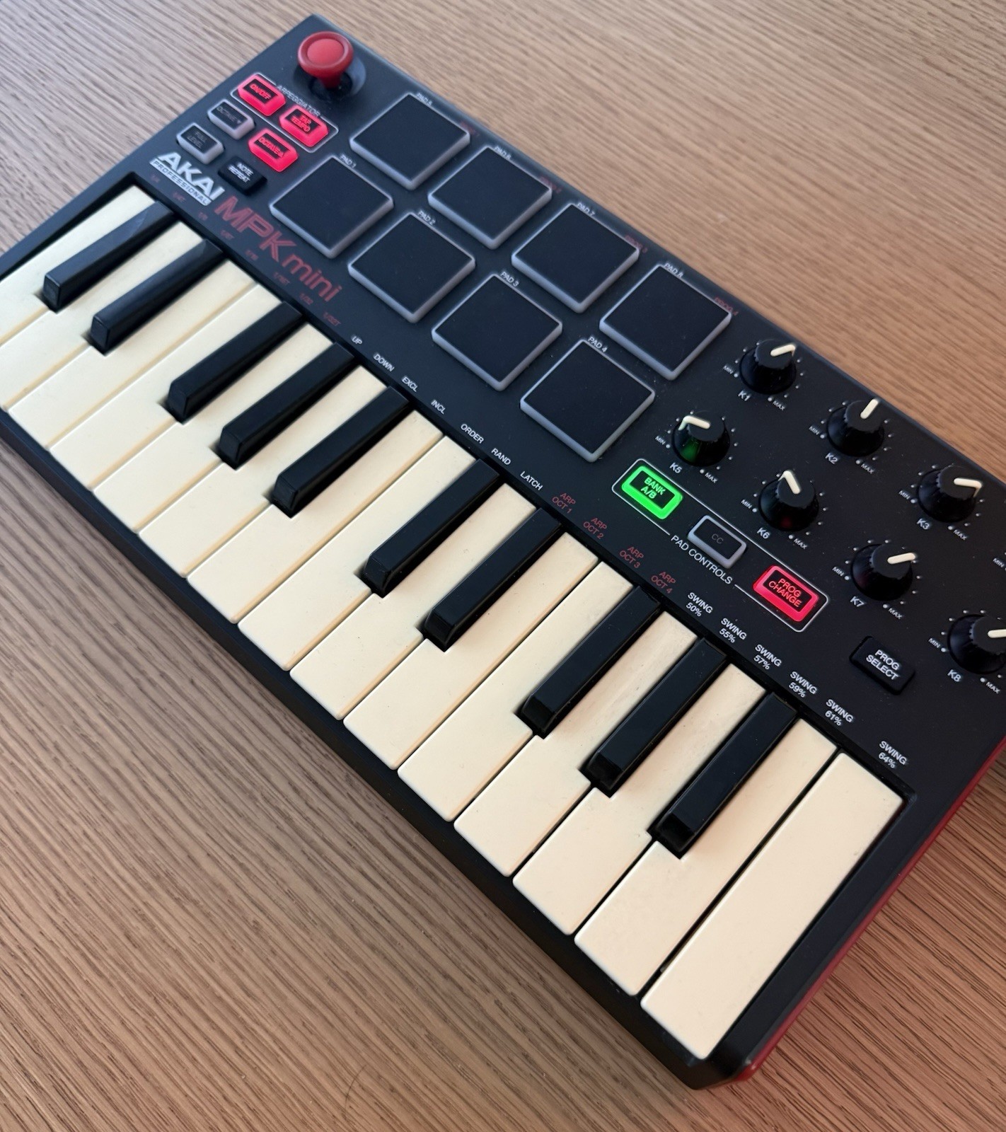 Akai Professional MPK2 Mini Play Portable 25-Key Keyboard