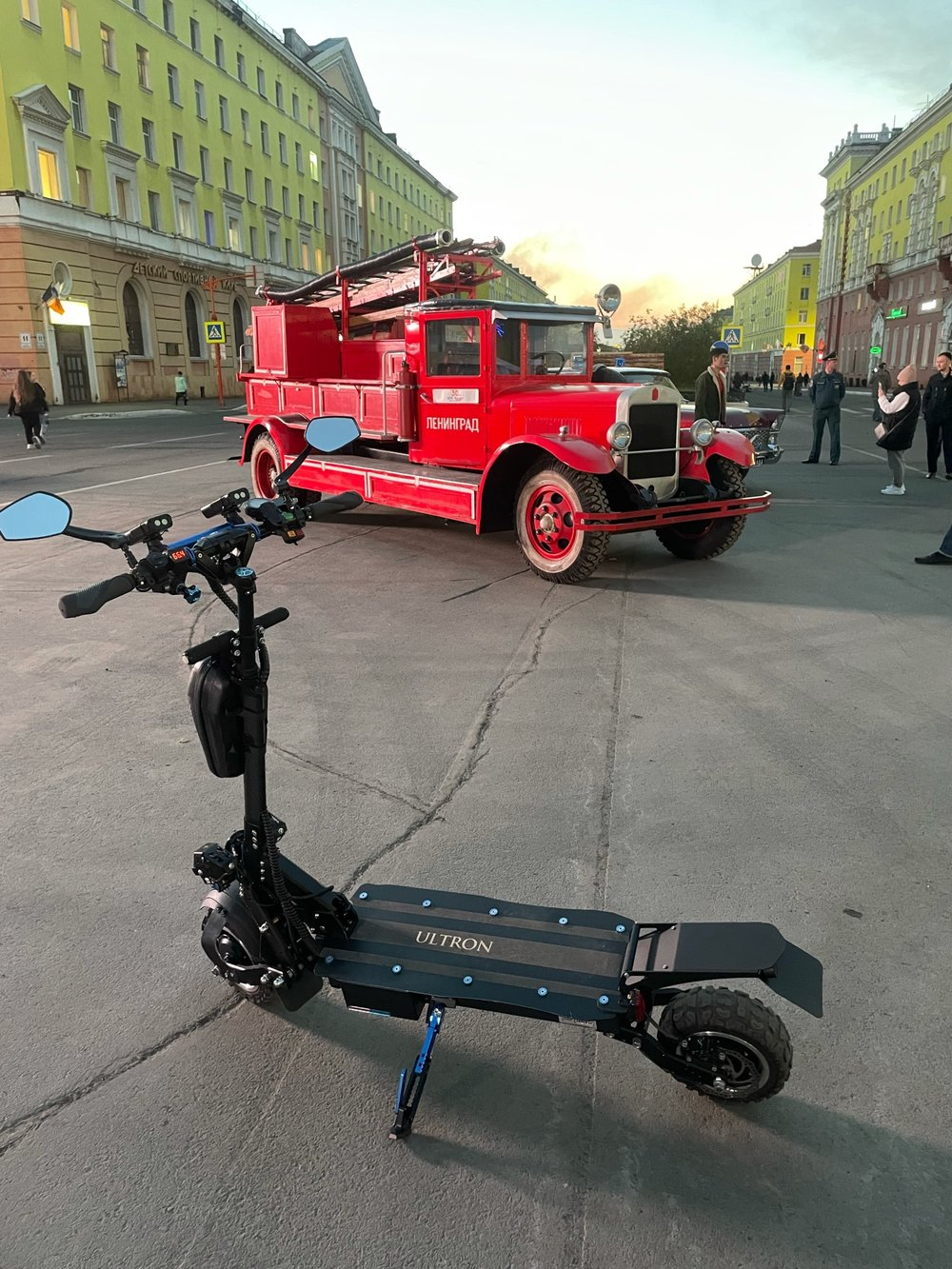 Universal Adjustable Aluminum Alloy Motorcycle Side Stands Kickstand Holder CNC