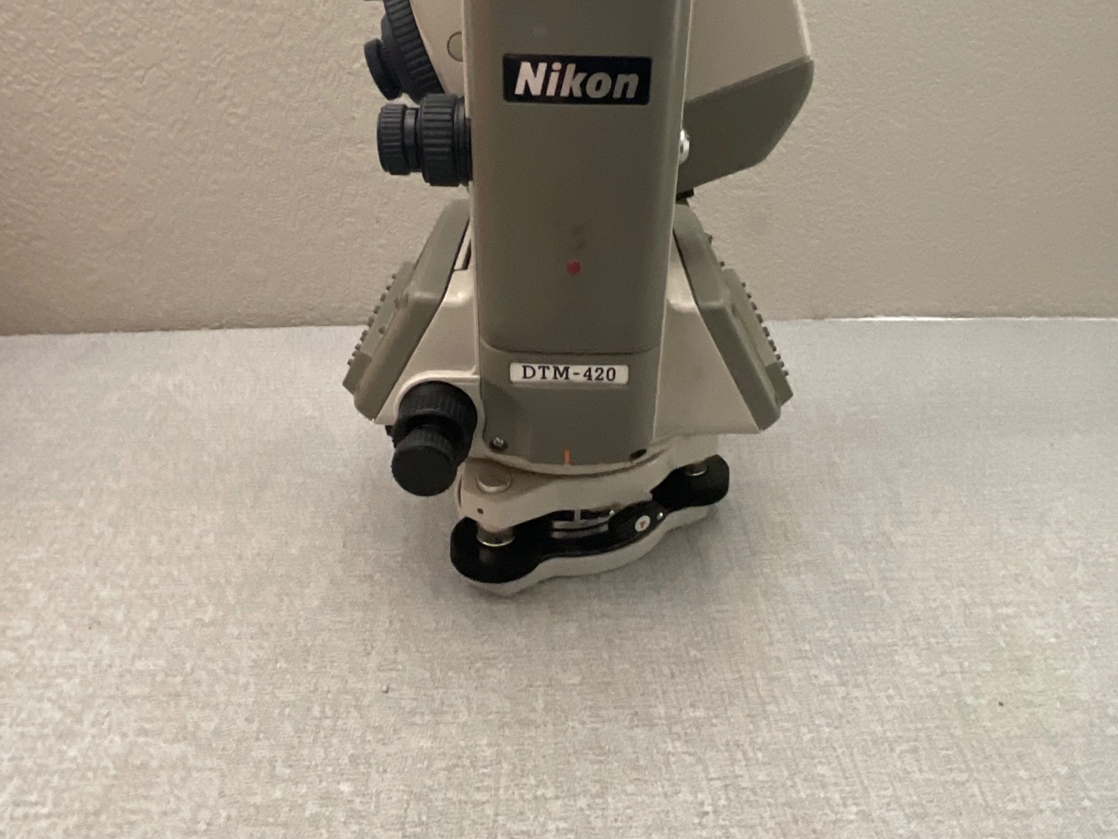 Nikon DTM-420 Surveying Total Station 2 Battery, charger + Case