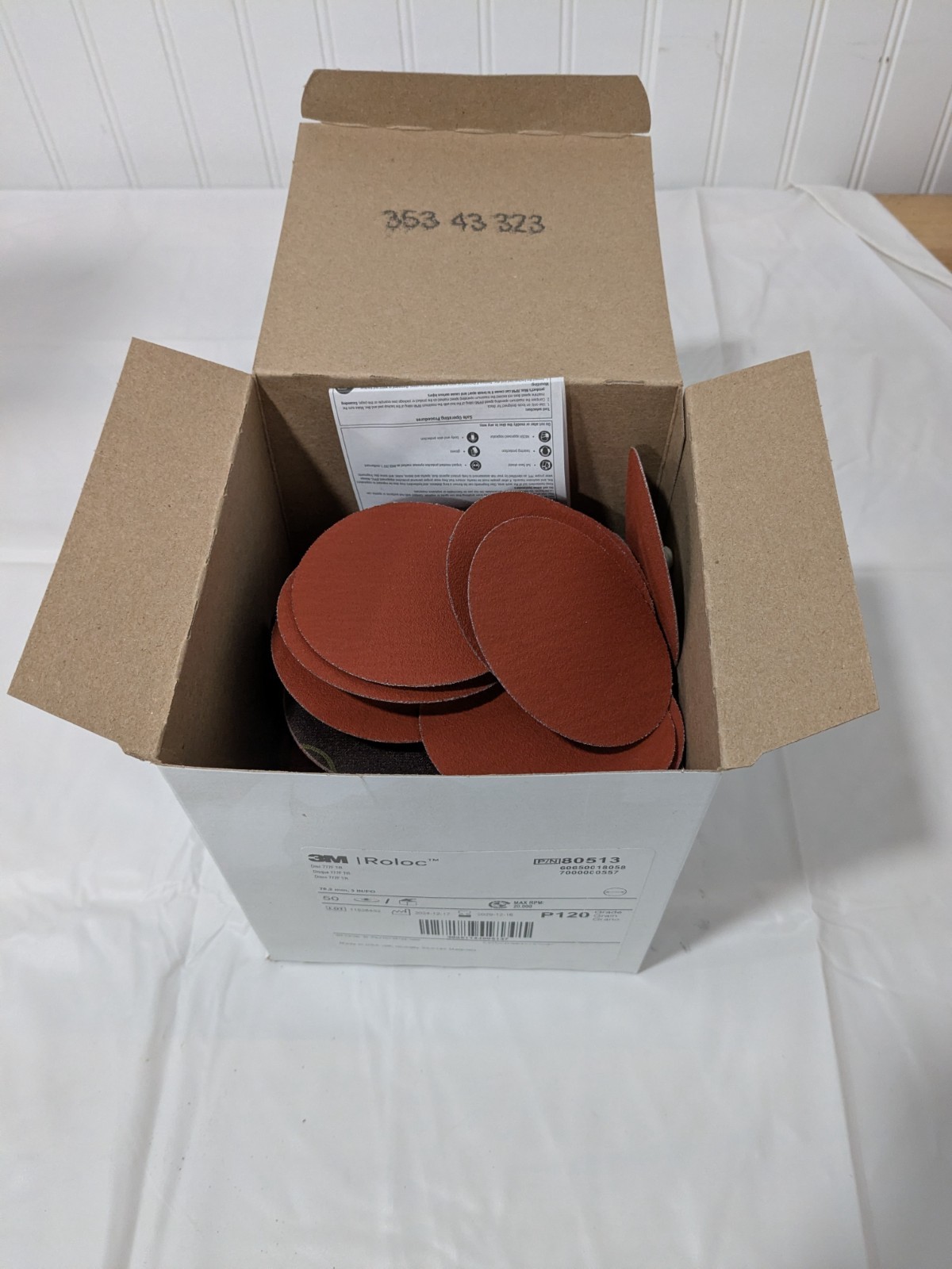 3M Quick-Change Disc: Roloc TR, 3" Dia, 120 Grit Box of 50 7000000557