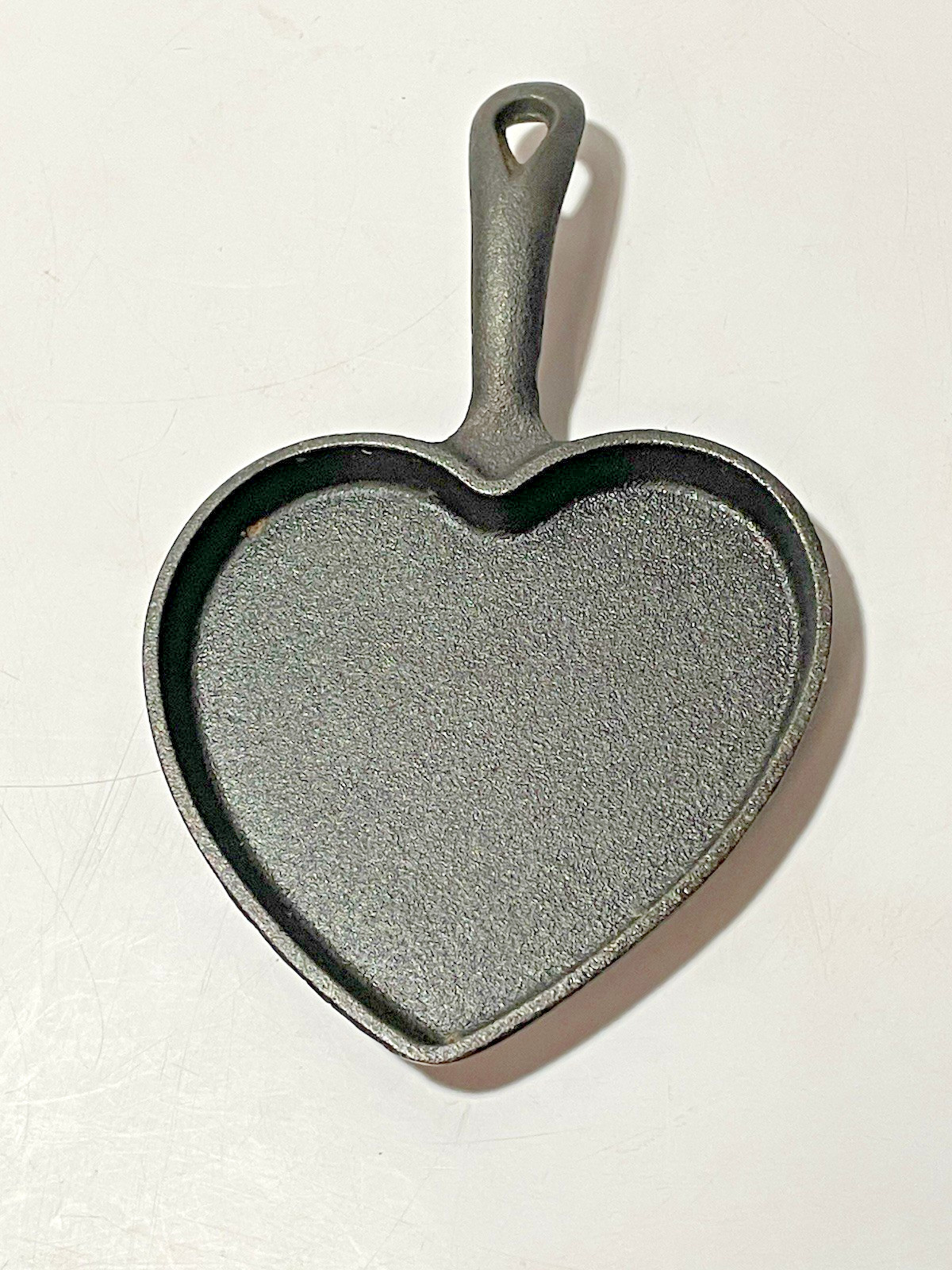 Galerie Stamped Black Cast Iron Heart Shape 5” Skillet Pan