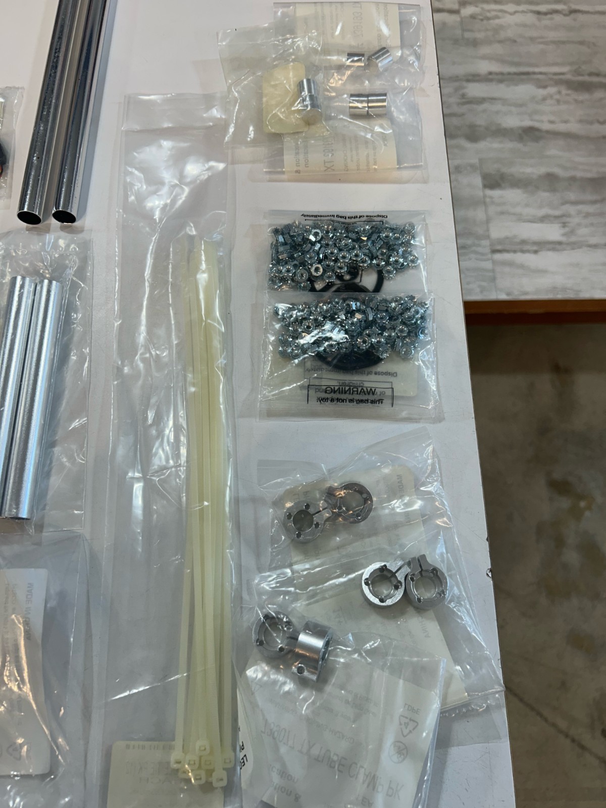 Pitsco TETRIX Robotics | Robot STEM Education Base Set 570 Pieces 739145 LEGO •