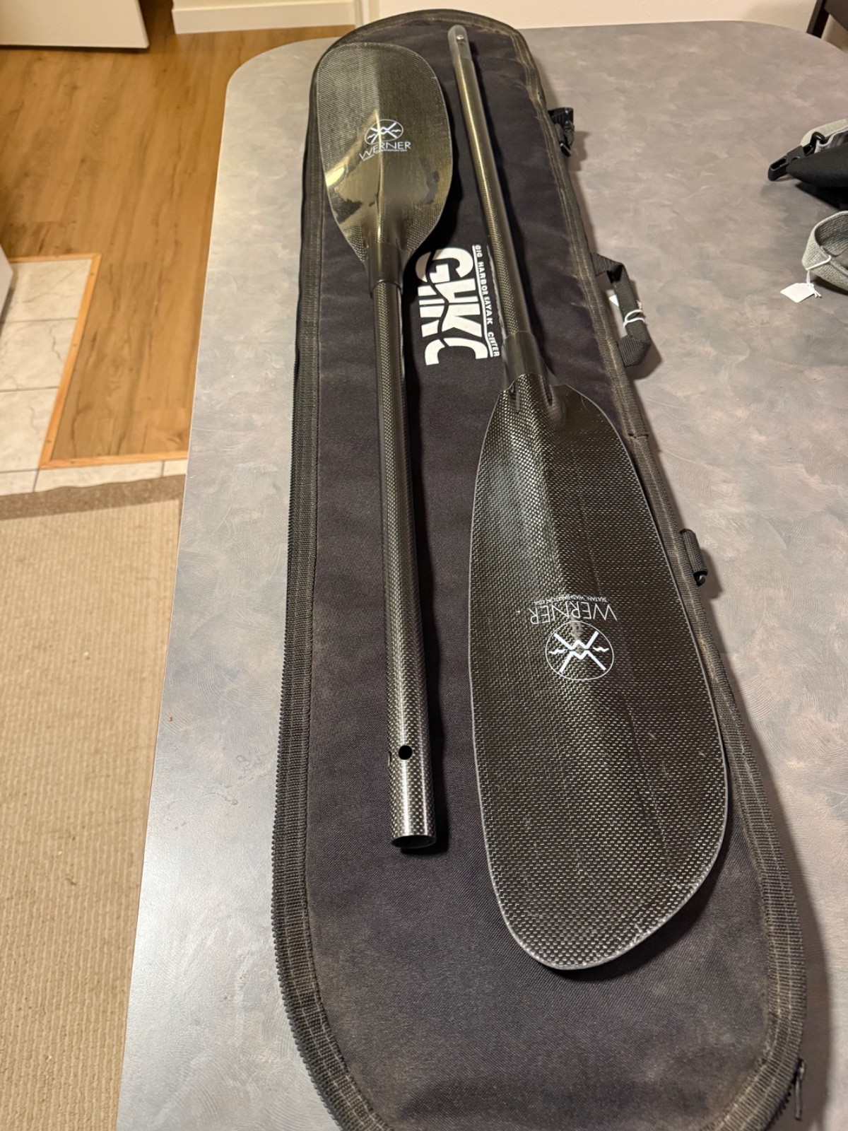 Werner Kalliste 2 Piece Straight Shaft Kayak Paddle - Carbon - Includes Case